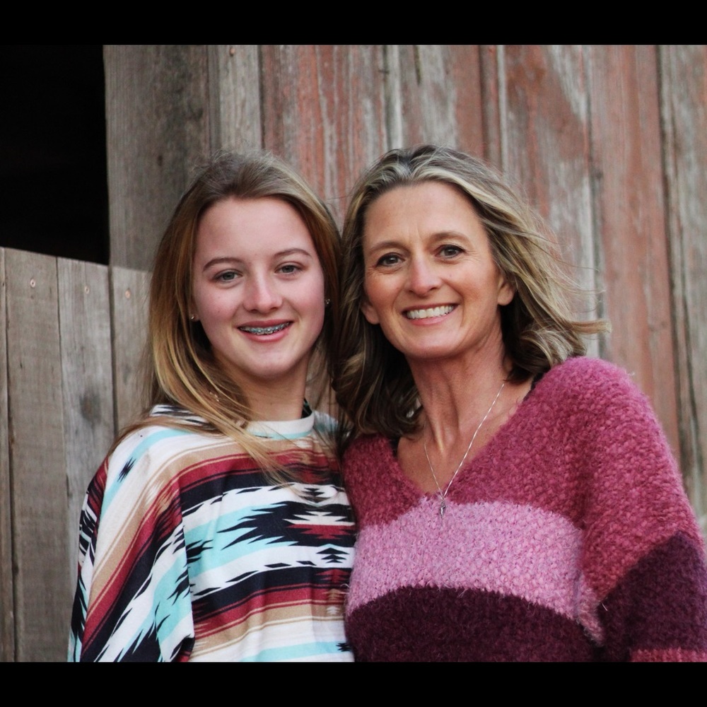 Meet your Posher, Jamie and Eva.